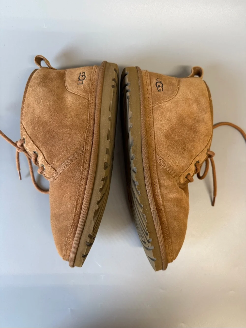 UGG Neumel Chukka Boots Men, Sherpa Lined, Lace Up Chestnut Size 9